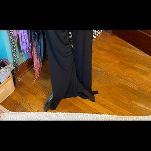 The Onzie Black split leg pant size s/m